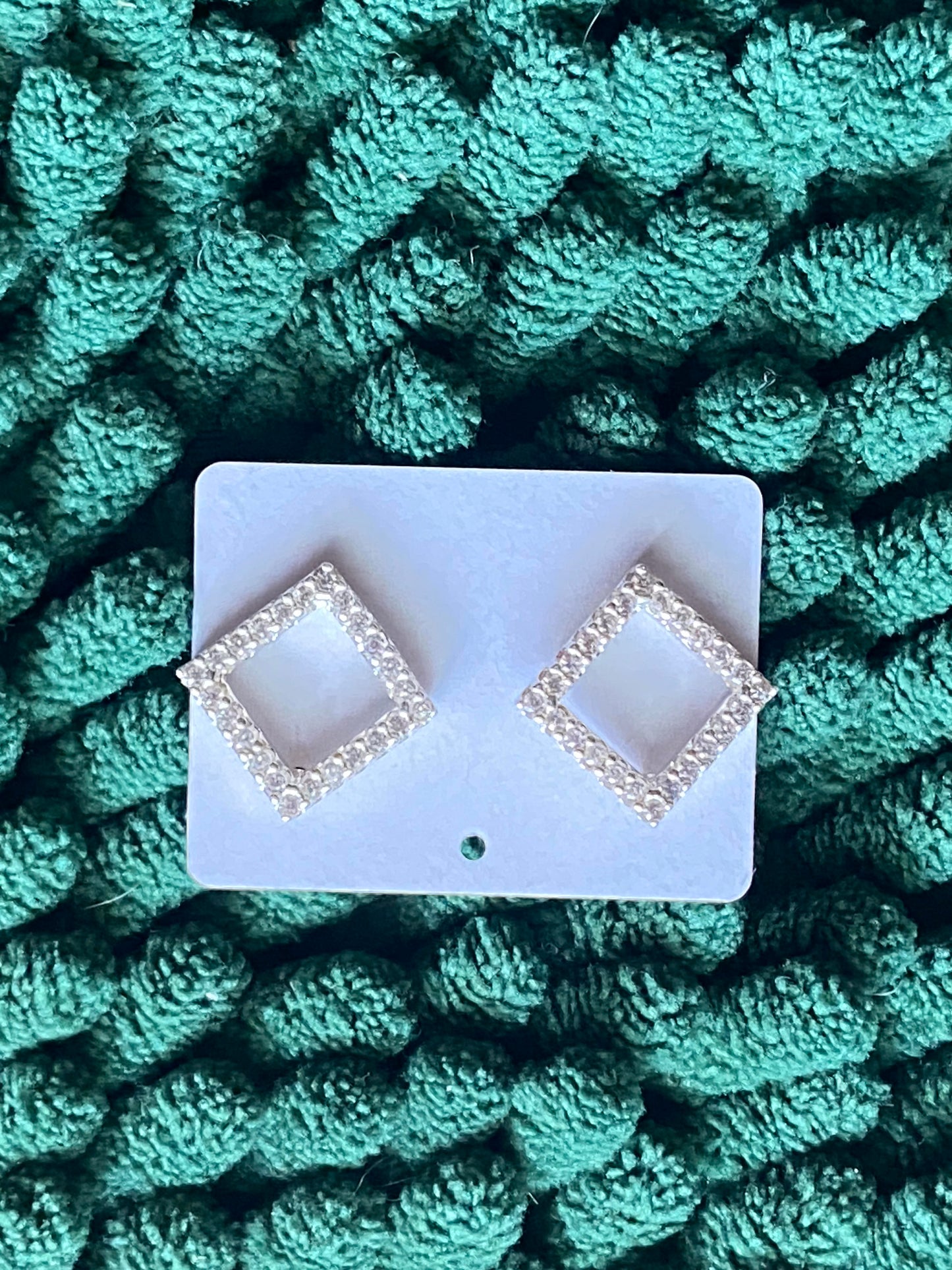 Squared white diamond earring